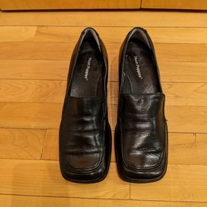 Hush Puppies with heel